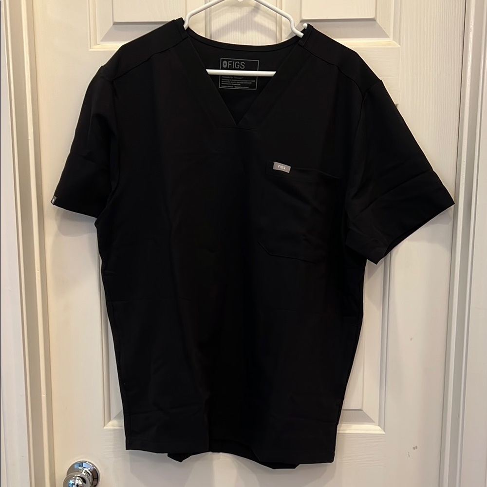 FIGS Men's Black Shirt